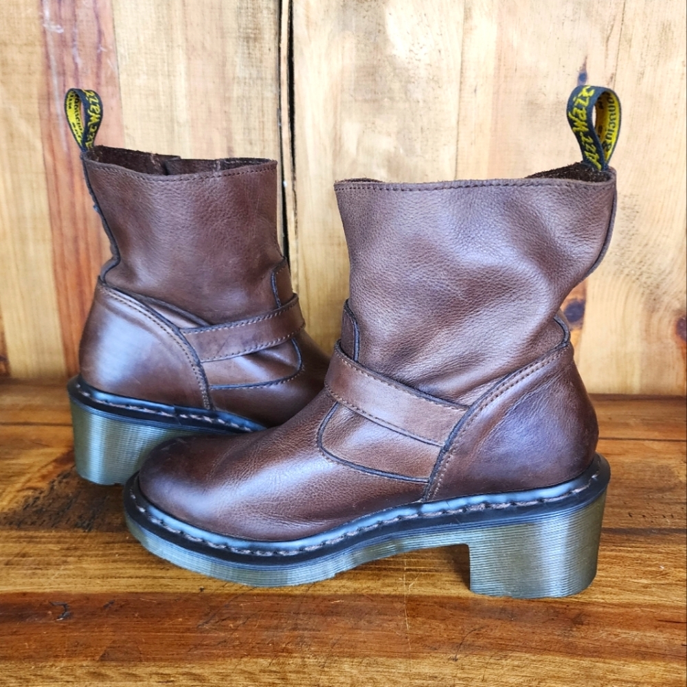 Dr. Martens Diza Upscale Engineer Boot - Picture 2 of 7
